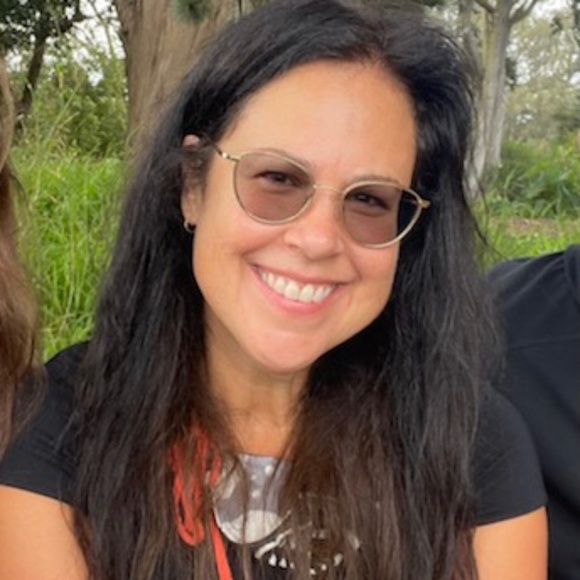 Meet your Posher, Laura - Picture 1 of 1